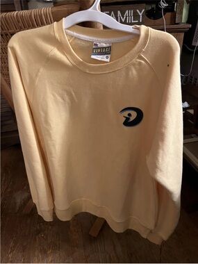 MV Sport Vintage Fleece Butter Yellow Crewneck Sweatshirt
BlueBlack Logo Men's M